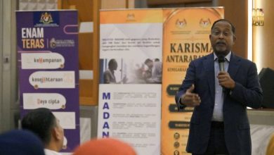 Lebih 500 Pelajar Ke Timur Tengah, Dr Zambry Pesan Jadi ‘Duta Kecil’ Malaysia