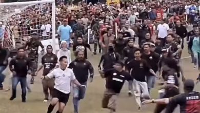 Enggan tiup wisel, pengadil dikejar, dipukul penonton