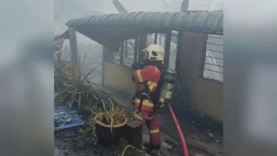 3 sekeluarga diselamatkan dalam kebakaran 5 rumah