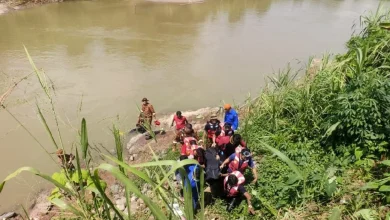 Remaja ditemukan lemas, seorang lagi masih hilang