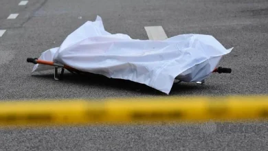 2 penunggang motosikal maut dirempuh kereta terbabas