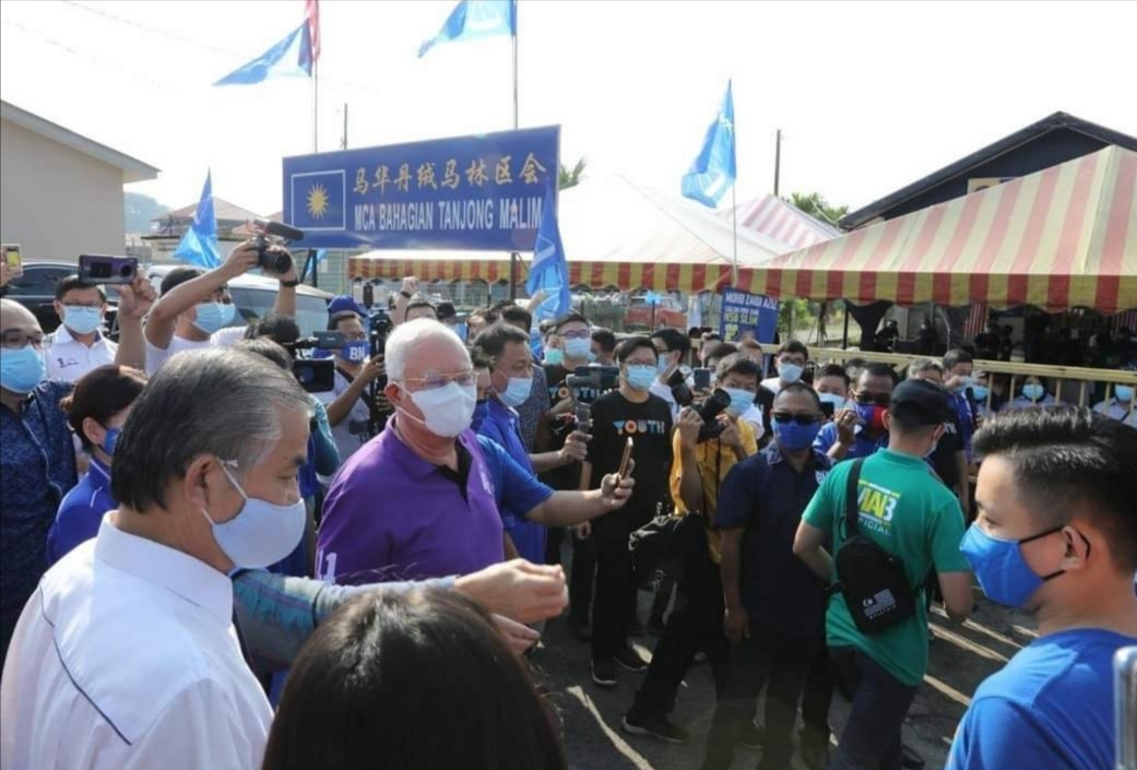 Orang Cina julang Dap, MCA jangan putus asa - Najib 