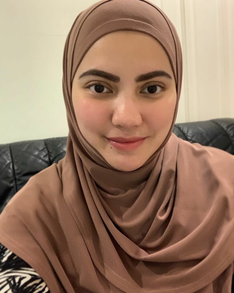 NINA ISKANDAR : ENGGAN ULAS PASAL BERTUDUNG