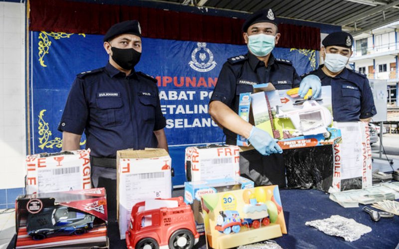 Edar dadah dalam alat permainan guna kurier, 6 lelaki diberkas