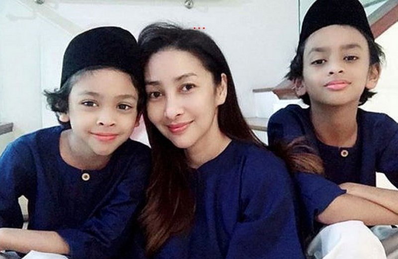 RITA RUDAINI NAK BERHENTI BERLAKON - HANTAR ANAK-ANAK KE TAHFIZ