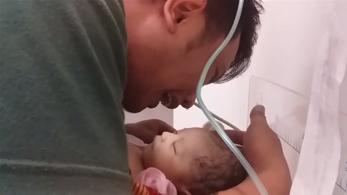 Benarkah azan saat bayi dilahirkan bukan sunnah Nabi?