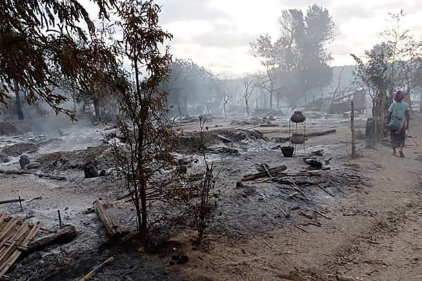 Junta Myanmar bakar 200 rumah penduduk di Kin Ma