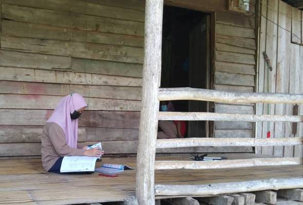 Calon SPM luar bandar tertekan PdPR dalam keadaan capaian internet lemah