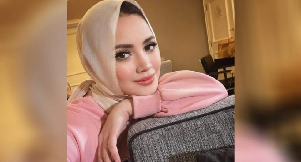 Netizen gembira, Fazura dah bertudung