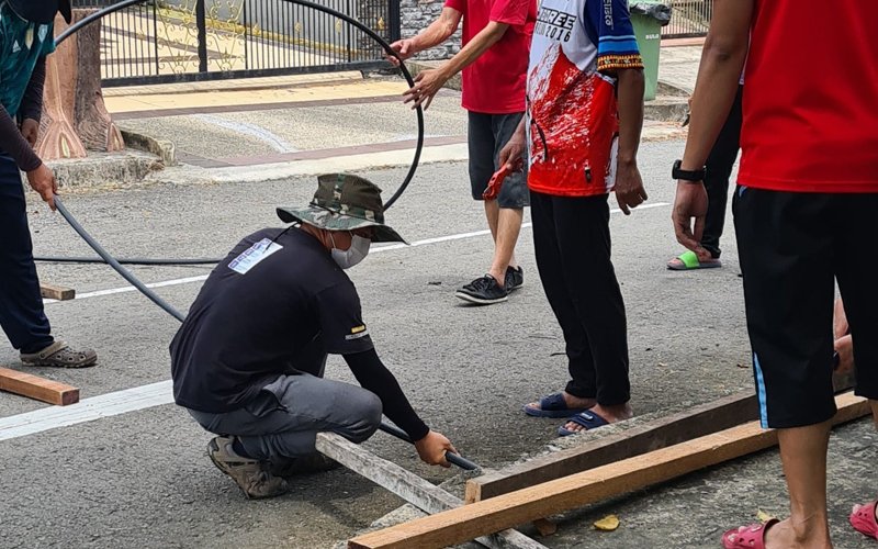 Tak tahan dengan gangguan bekalan air, penduduk bina paip graviti sendiri