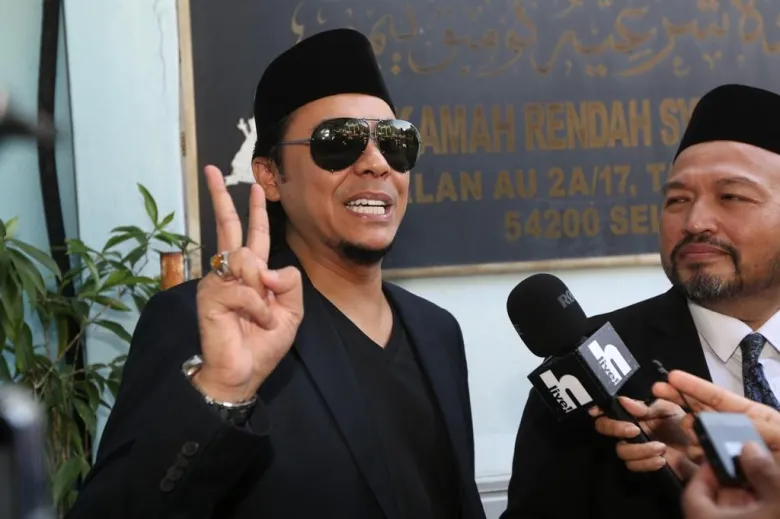 Syamsul tetap akan saman Farid Kamil