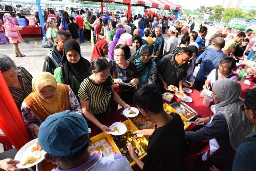 Influencer penat masak tetamu tak datang open house! 