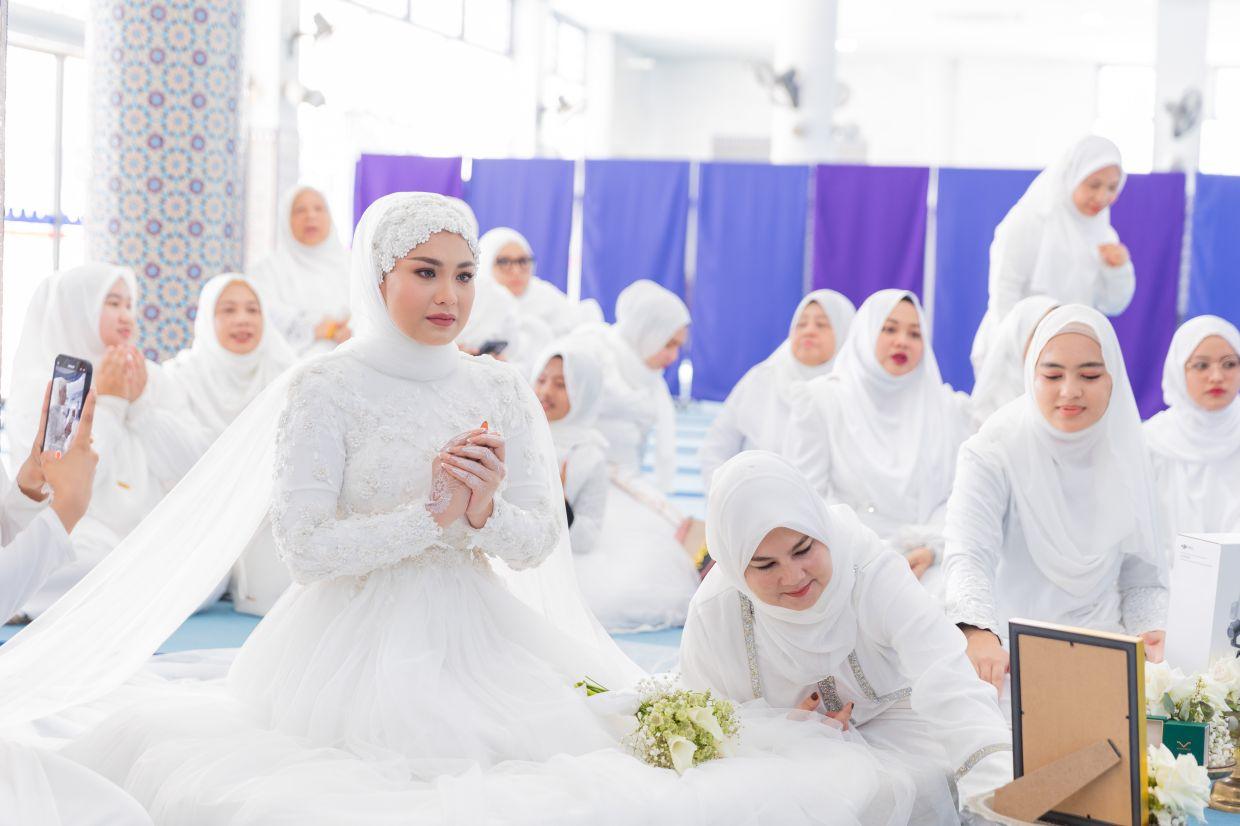 Janna Nick dan Dini Schatzmann nikah di Pulau Langkawi