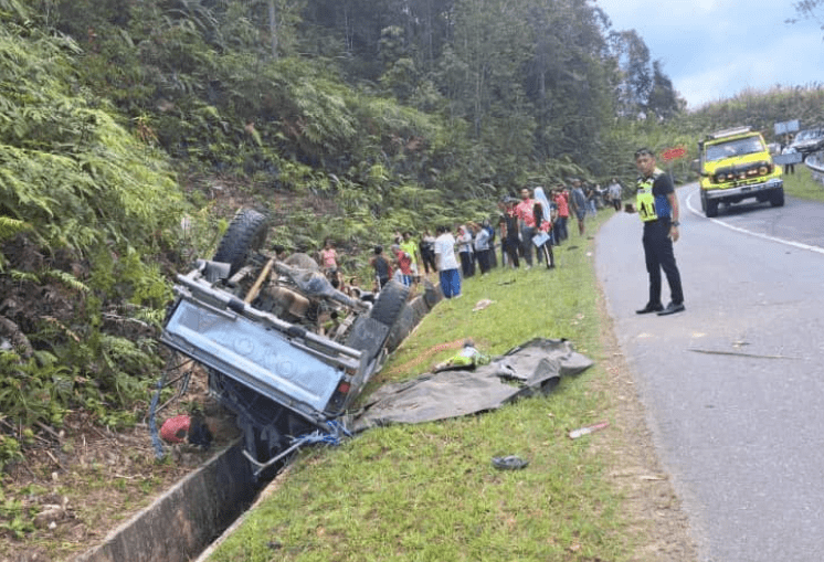 Dua Bersaudara Maut, Tiga Cedera Parah Nahas 4WD - MYKMU.NET