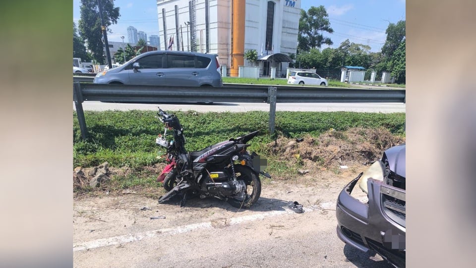 Wanita maut, motosikal dilanggar kereta dipandu warga asing