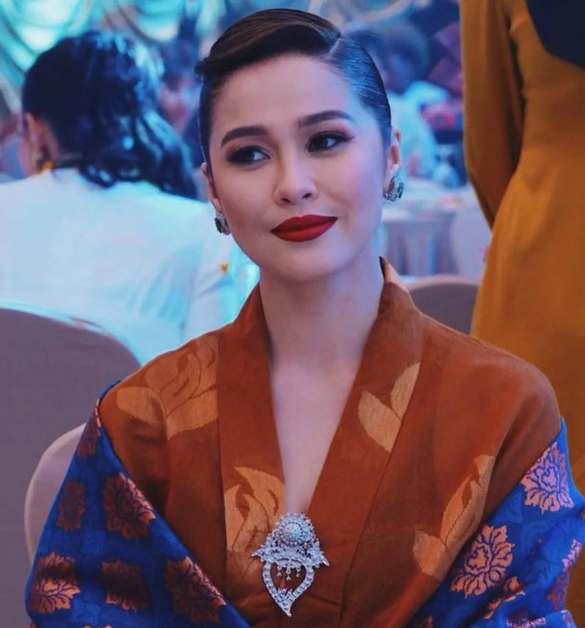 Emma Maembong - Cerai Tak Semestinya Bermusuh