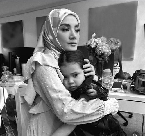 Fazura Terharu Puteri Balqis Sanggup Tulis Puisi Beri Semangat Buat Anaknya Fatima