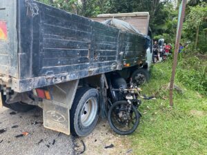 Anggota tentera, rakan maut motosikal terperosok bawah lori