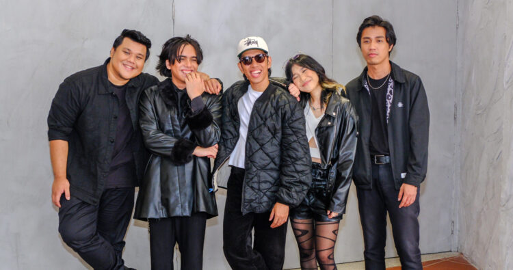 Naim Daniel Hadir Dengan Band MUAH! [VIDEO] 