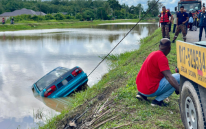 Wanita sarat hamil pengsan, lelaki maut kereta terjunam dalam sungai