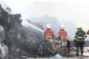 Api sukar padam sebab bahan mudah terbakar