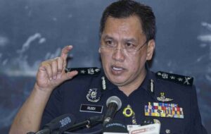 Polis siasat individu menyamar Ayob Khan di WhatsApp