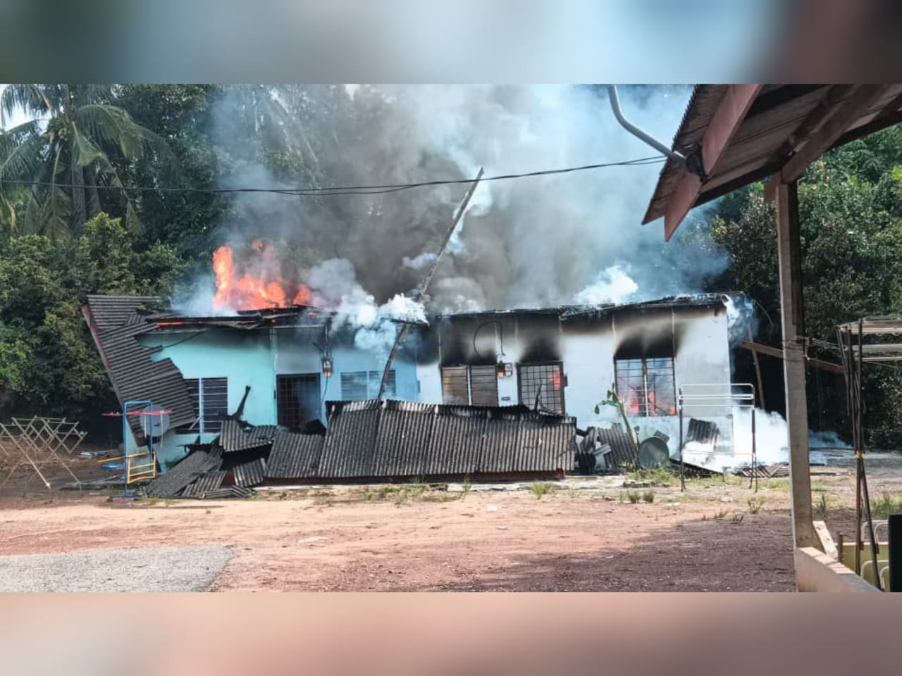 Kanak-kanak 7 tahun, ibu melecur rumah terbakar