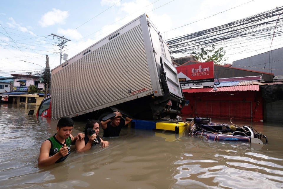 Ribut Tropika Trami terus membadai Filipina, 40 maut