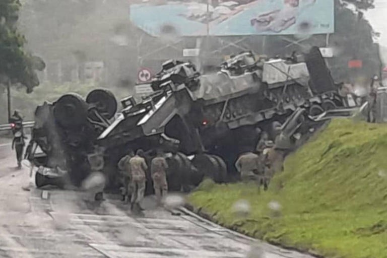 Armed Forces trailer skids on KL-Karak Highway, heavy traffic reported