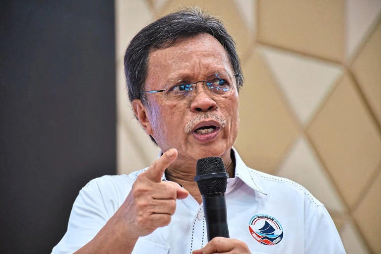 Clear the air on bribery scandal, don’t point fingers at us, says Shafie