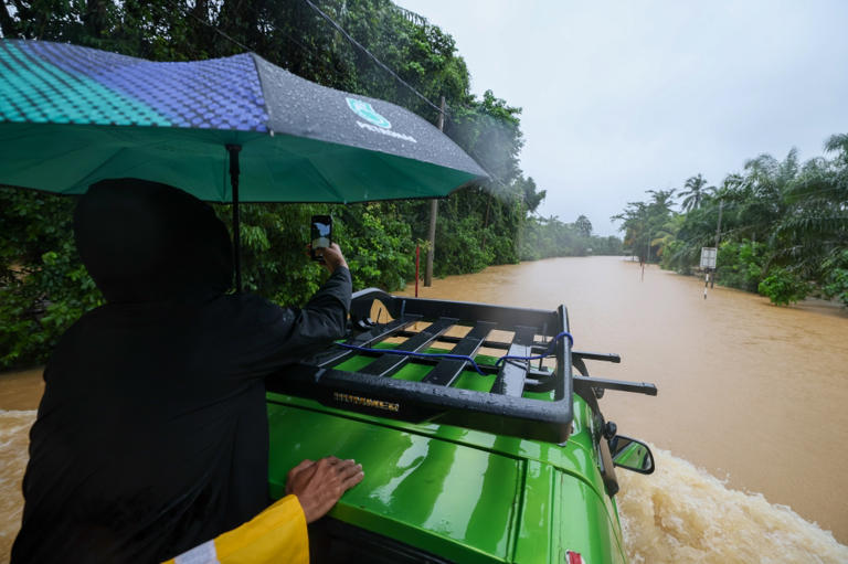 Thirteen rivers in Terengganu breach danger threshold, warning issued