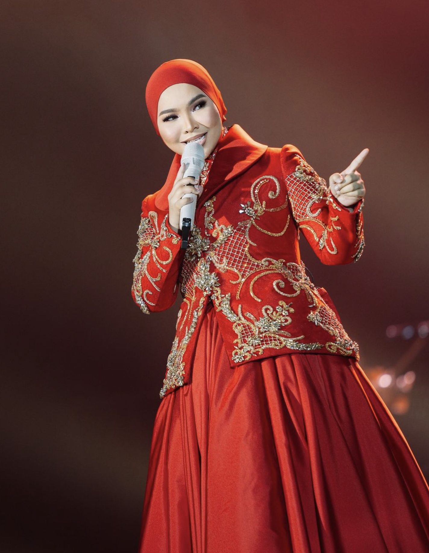 Pengakuan Jujur Aina Abdul Bila Dirinya Dibandingkan Dengan Siti Nurhaliza [VIDEO] 