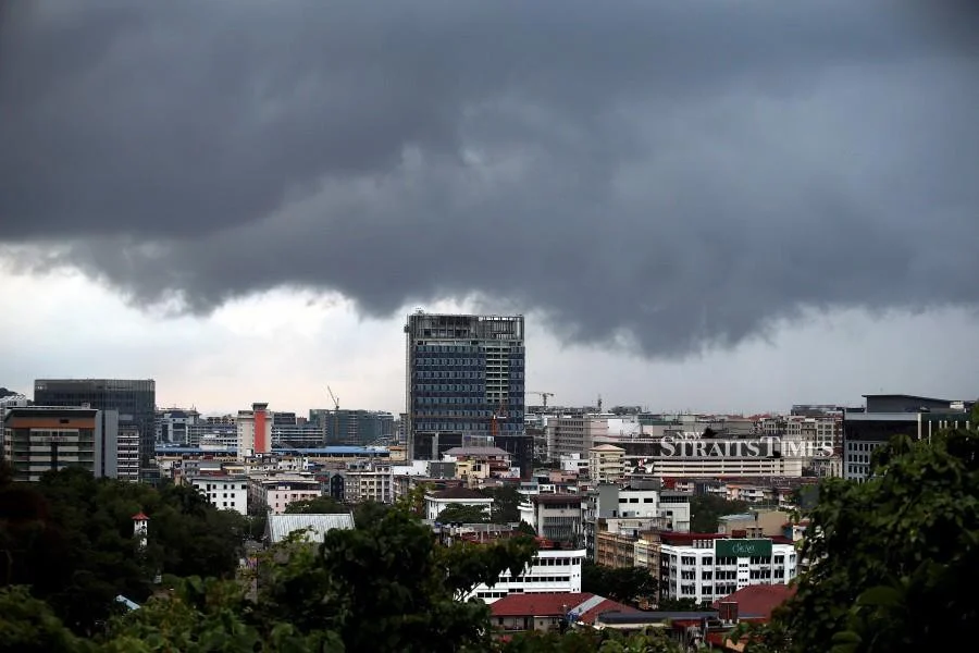 Authorities warn of potential floods in Sabah amid continuous rainfall