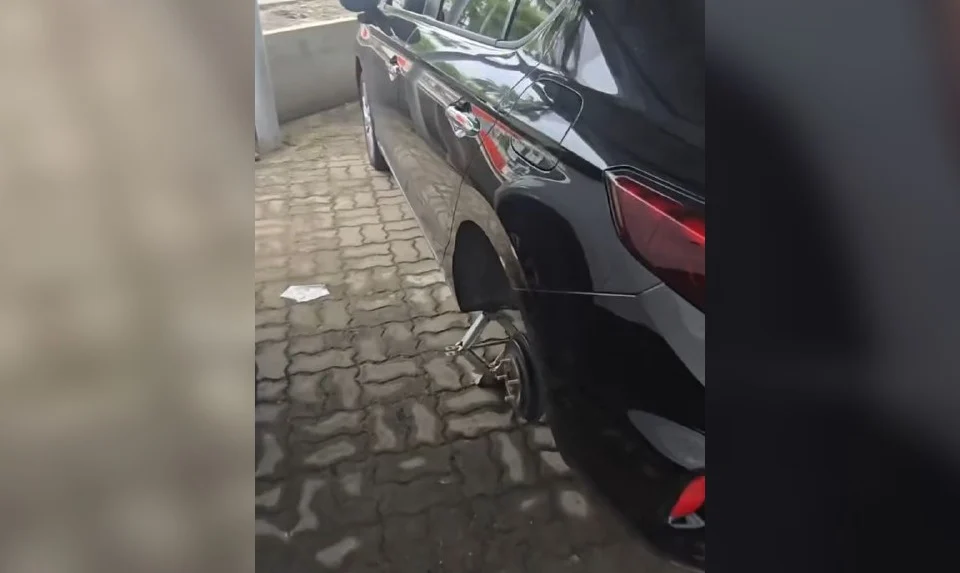 Bayar RM150 untuk parkir tapi tayar kereta kena curi