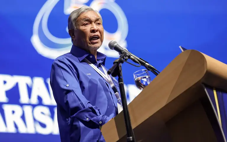 Najib may see ‘light at the end of the tunnel’, says Zahid