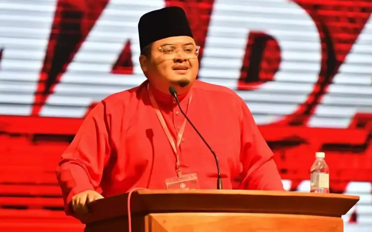 Bersatu Youth exco quits bureau over clash with chief