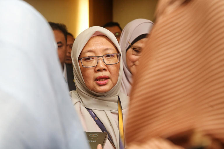 FT minister says govt will not disclose Najib’s appeal minutes, reaffirms Pardons Board’s authority to keep them private