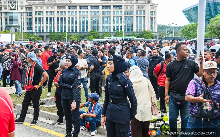 Bersatu needs to take a stand on Najib, says analyst