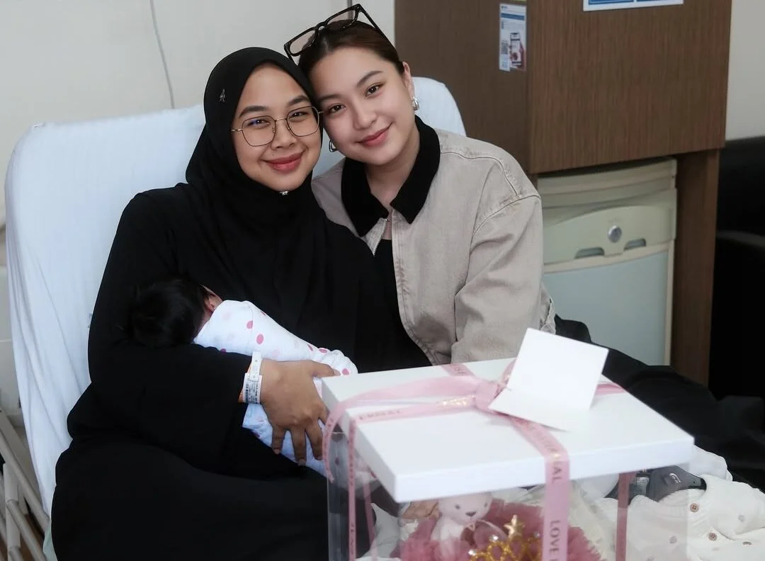 Janna Nick & Dini Beli Hadiah Baby [VIDEO]