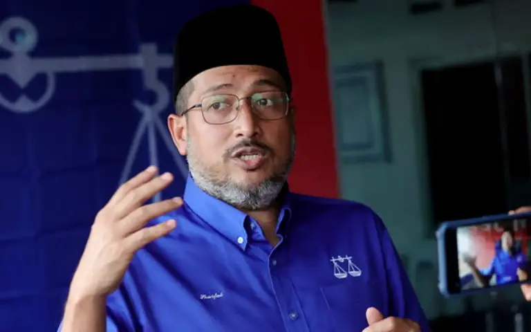 Set guidelines to rein in your people, Umno man urges DAP