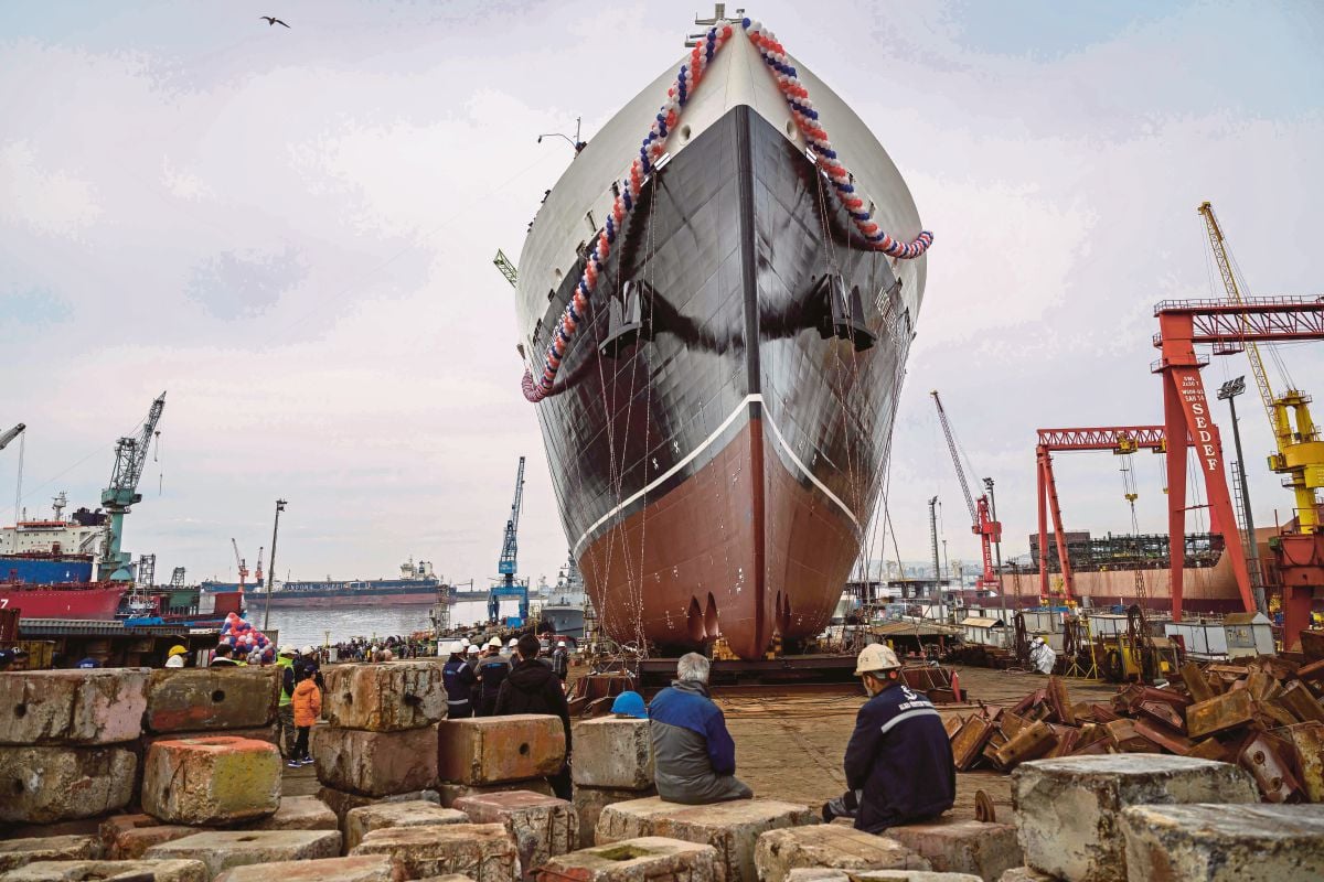 Kapal kargo berkuasa angin, terpanjang di dunia