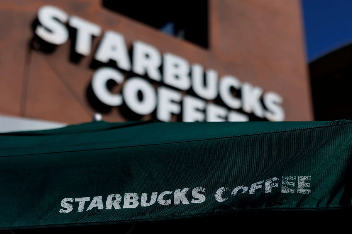 Starbucks akan berhentikan 1,100 pekerja