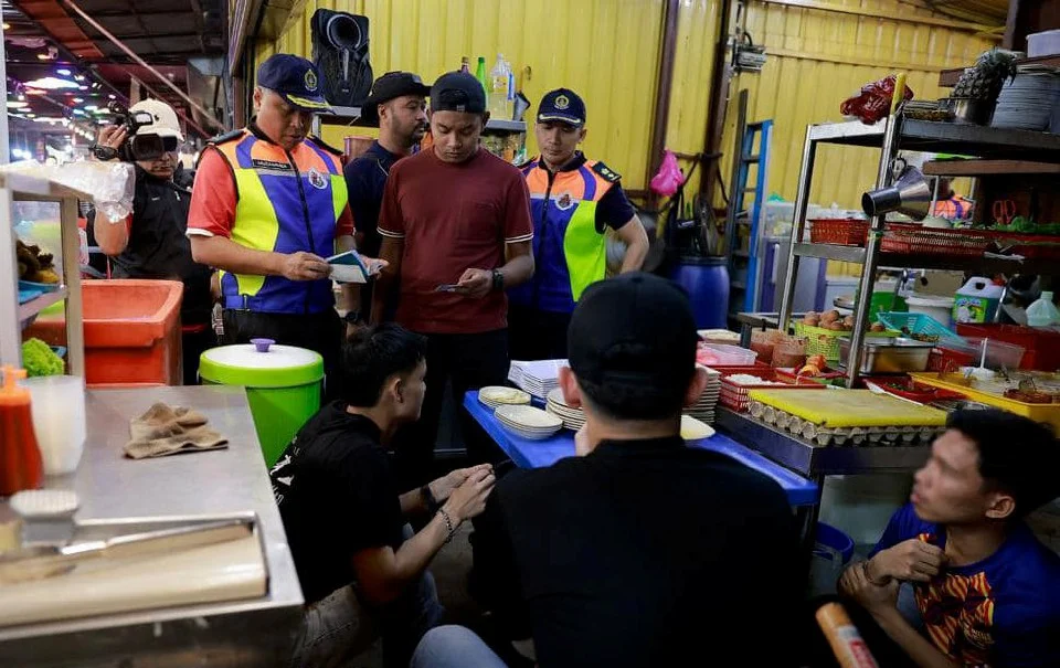 Op Gasak: DBKL sita gerai haram di Bazaria Wangsa Maju, 35 warga asing ditahan