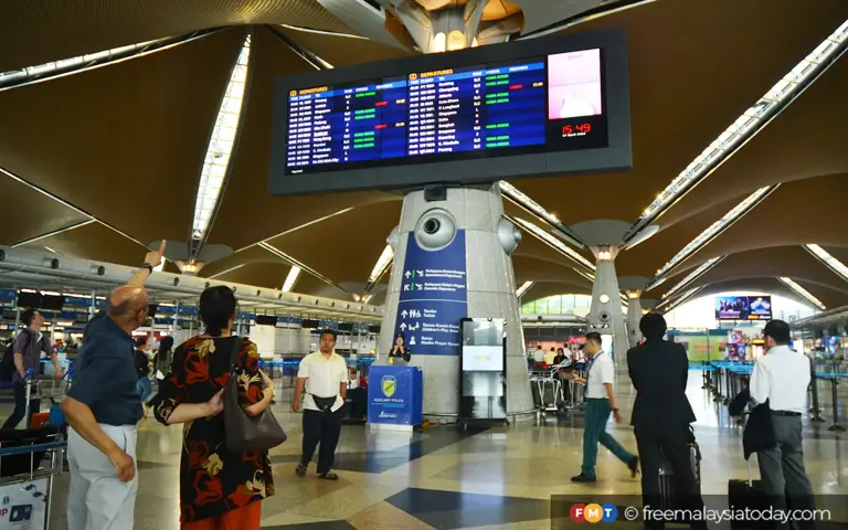 5 public officers under probe after foreigners caught trying to flee via KLIA