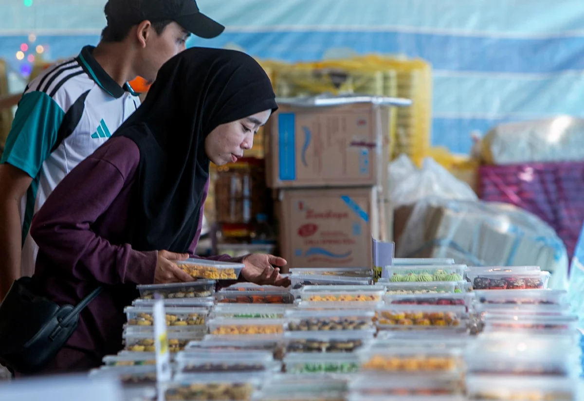 Kuih raya RM6 terlaris