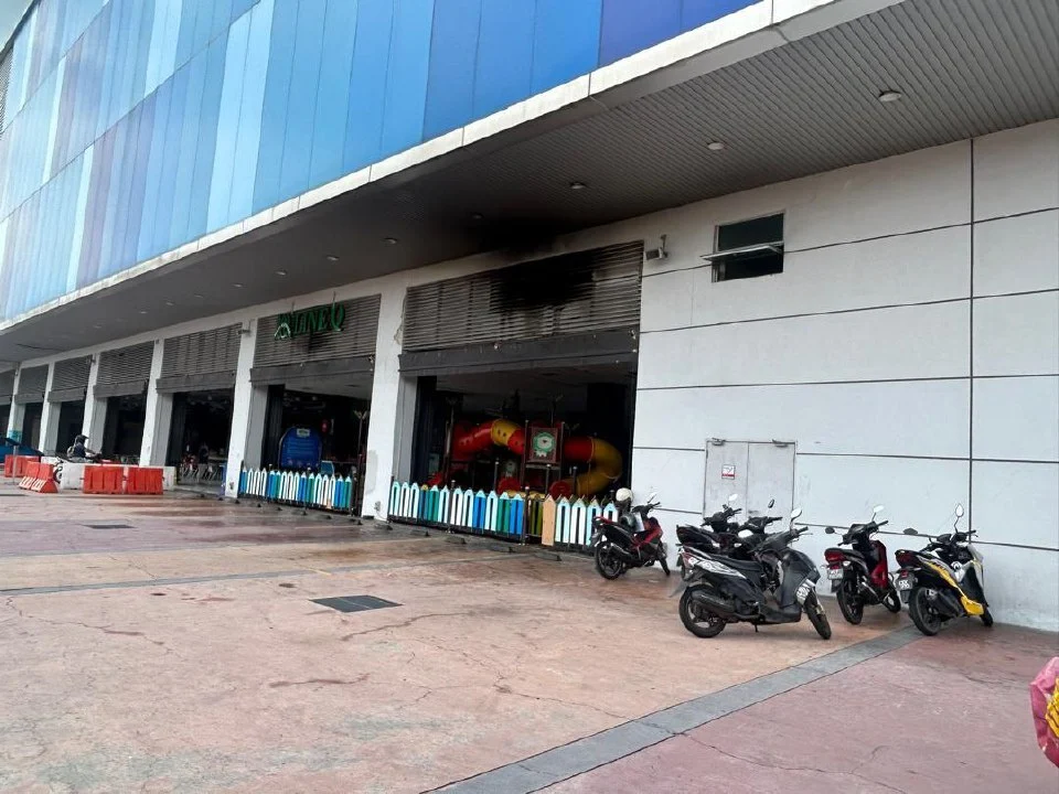 Dapur medan selera Pasaraya Mydin Seremban 2 terbakar