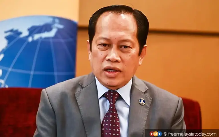 Replace Rafizi before tabling 13MP, suggests Ahmad Maslan