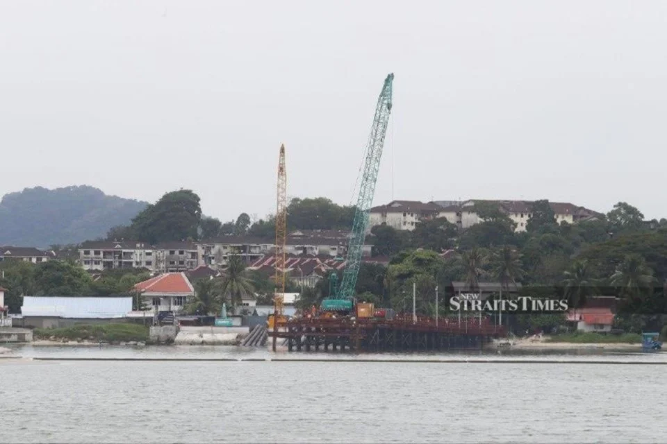 Tongkang alami isu kestabilan berhampiran tapak projek Pulau Silikon, 11 kru selamat
