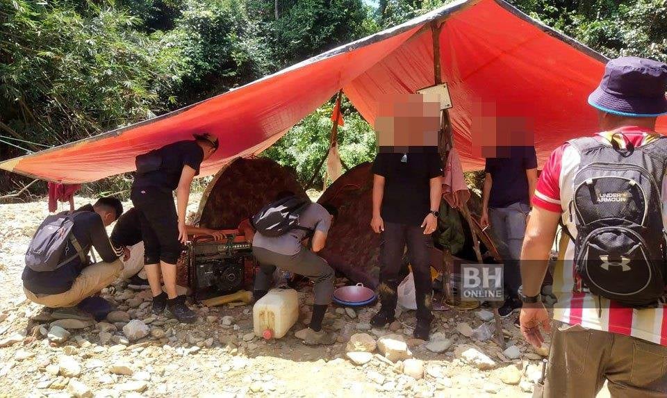 Dua warga Indonesia ditahan disyaki melombong emas secara haram di Jeli
