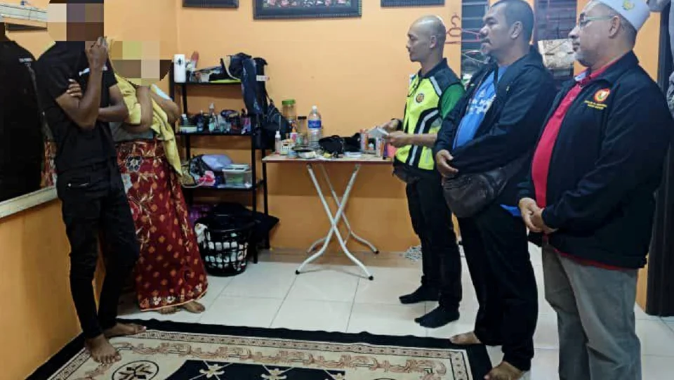 Wanita berstatus isteri disyaki berkhalwat dengan lelaki bujang